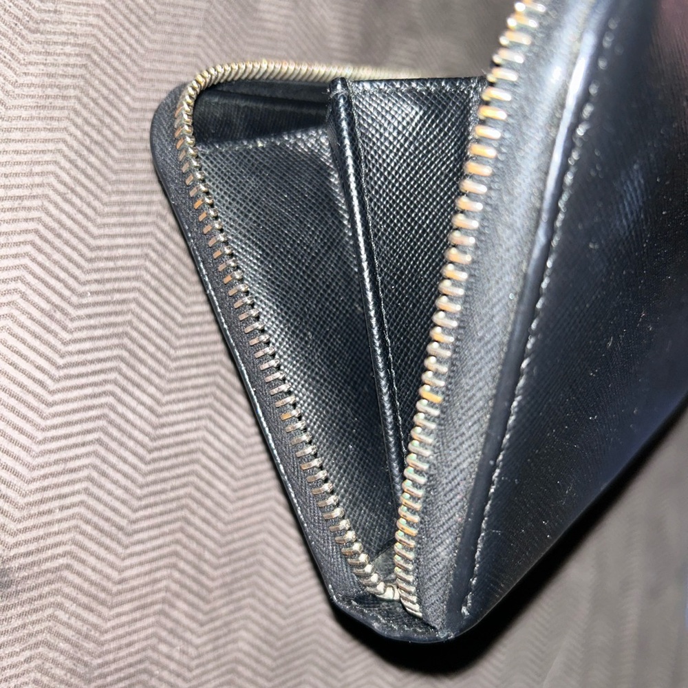 PRADA Leather Wallet EUC - Picture 7 of 9